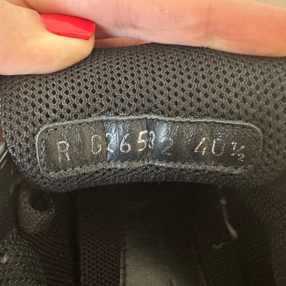 CHANEL black leather sneakers - Picture 8 of 9